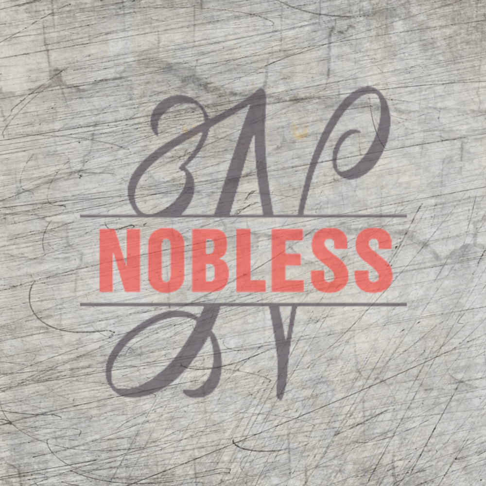 Monogramm 'N' Plotterdatei von easy-sticks, kreative Gestaltungsidee auf einem Holzoberfläche.