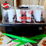 Pflanzcontainer mit dem Monogramm 'T' von B.Style, ideal für die Anzucht von Tomaten, perfekt für Gartenliebhaber und kreative Projekte.