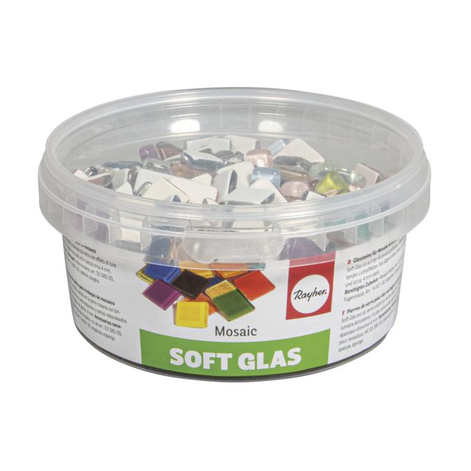 Bunte Soft Glas Mosaiksteine von Easy-Sticks in einem transparenten Behälter, ideal für kreative DIY Projekte.