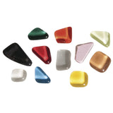 Verschiedene Formen und Farben der Soft Glas Mosaiksteine von Easy-Sticks, ideal für kreative Bastelprojekte.