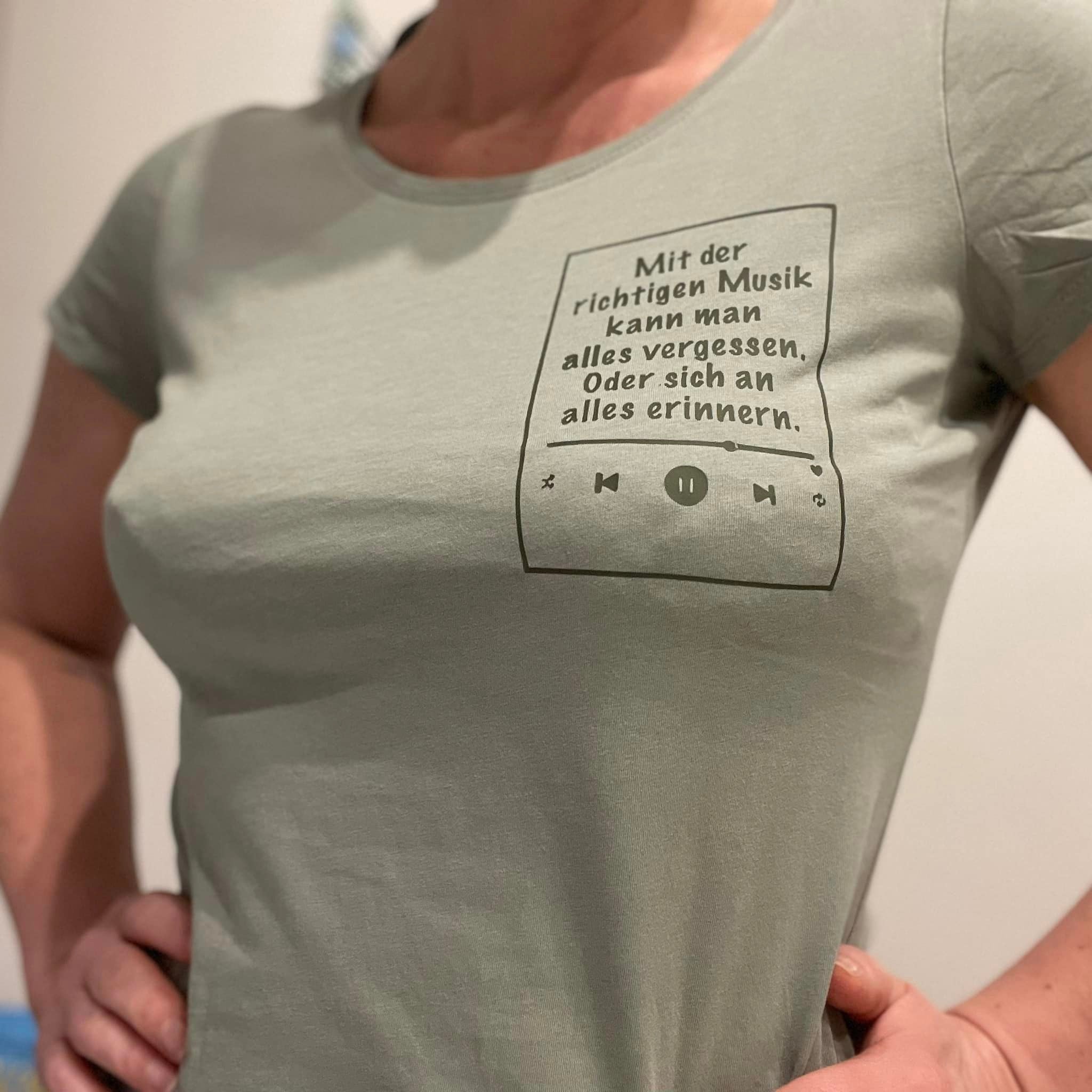 Mit der richtigen Musik kann man alles vergessen. Oder sich an alles erinnern. Plotter Datei Plotterspruch Musik