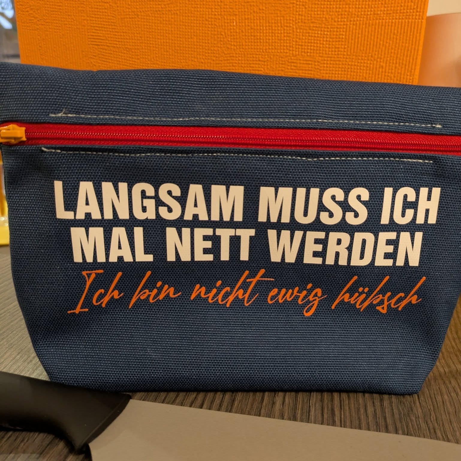 Langsam muss ich mal nett werden. Ich bin nicht ewig hübsch - Plotterdatei Plotterspruch Plotteridee DIY Idee Plotter