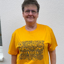 Lade das Bild in den Galerie-Viewer, Bloß nicht aufregen T-Shirt Plotterspruch idee
