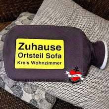 Lade das Bild in den Galerie-Viewer, Ortsteil Sofa Kreis Wohnzimmer Kissen Plotterdatei Plotter idee Wärmeflasche
