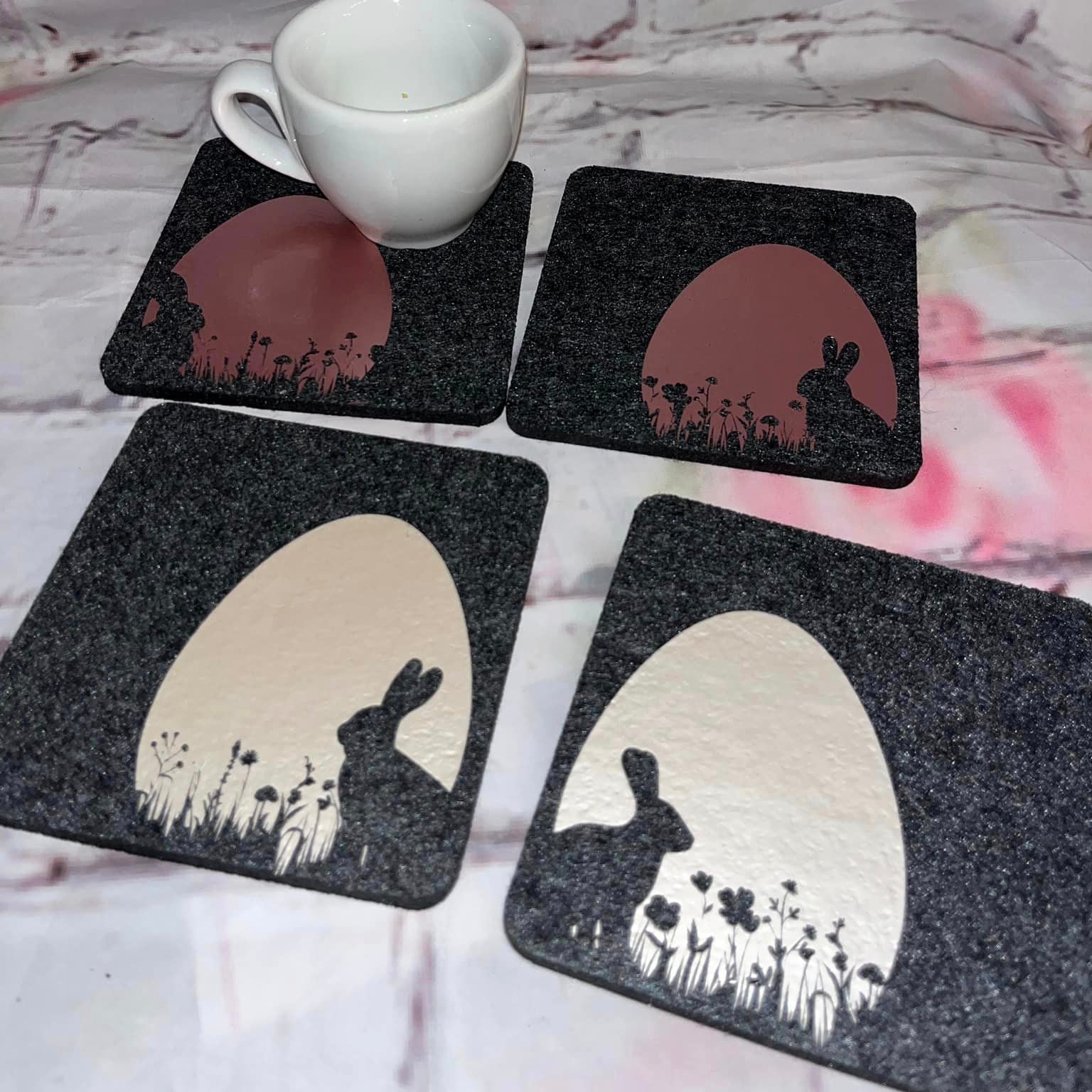 Ostereier Hase Blumenwiese Plotterdatei Plotter Datei zum Downloaden Osterhase Hase im Ei