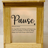 Schöne Laterne mit dem Wort 'Pause' in eleganter Schrift, ideal für Dekoration und Geschenke. Erhältlich als PDF zum Download bei easy-sticks.