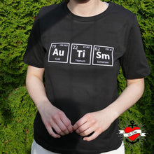Lade das Bild in den Galerie-Viewer, Stylishes schwarzes T-Shirt mit chemischen Symbolen Au, Ti, Sm. Ideal für kreative Bastelideen, designt mit der Periodensystem Plotterdatei von easy-sticks.
