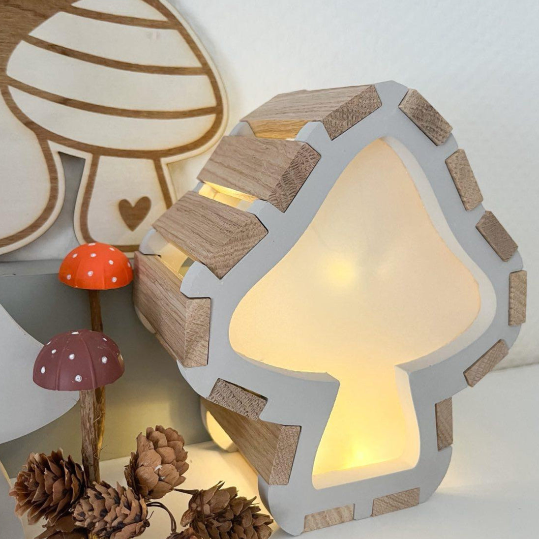 Pilz Gießform gegossen und mit Easy-sticks gebaut