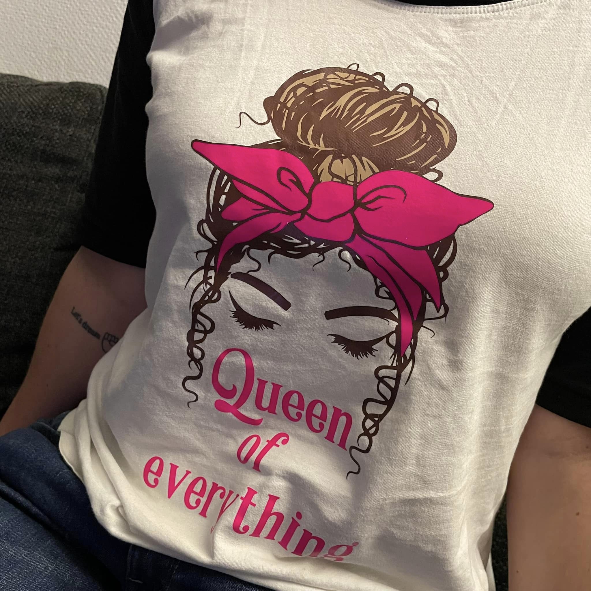 Queen of fucking everything Plotter idee Plotterdatei T-Shirt Tasche Plotteridee Geburtstagsgeschenk idee