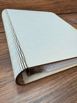 Ringbücher Laserdatei von Easy-Sticks, Ansicht eines einzigartigen Ringbuchs mit lasergravierter Oberfläche und praktischem Design. Ideal für kreative Projekte, perfekt mit silikongieform.