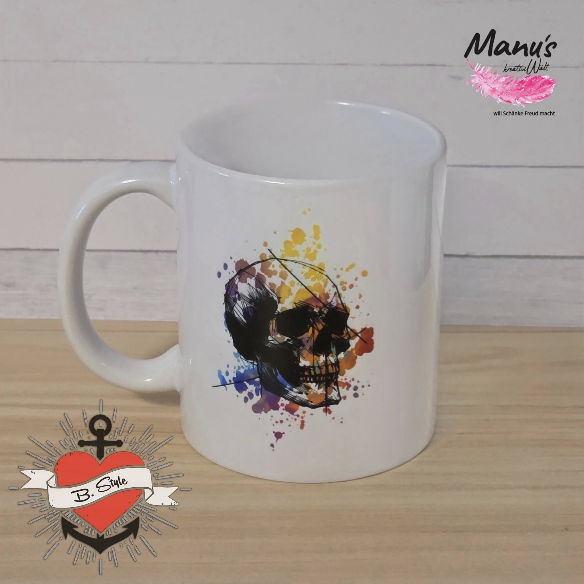 Kaffeetasse mit einer farbenfrohen Schädel Skizze von easy-sticks, perfekt für kreative Geschenke und persönliche Gestaltung.
