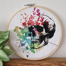 Lade das Bild in den Galerie-Viewer, Schädel Skizze Plotterdatei Plotter T-Shirt Skull Punk Emo Plotteridee Totenkopf
