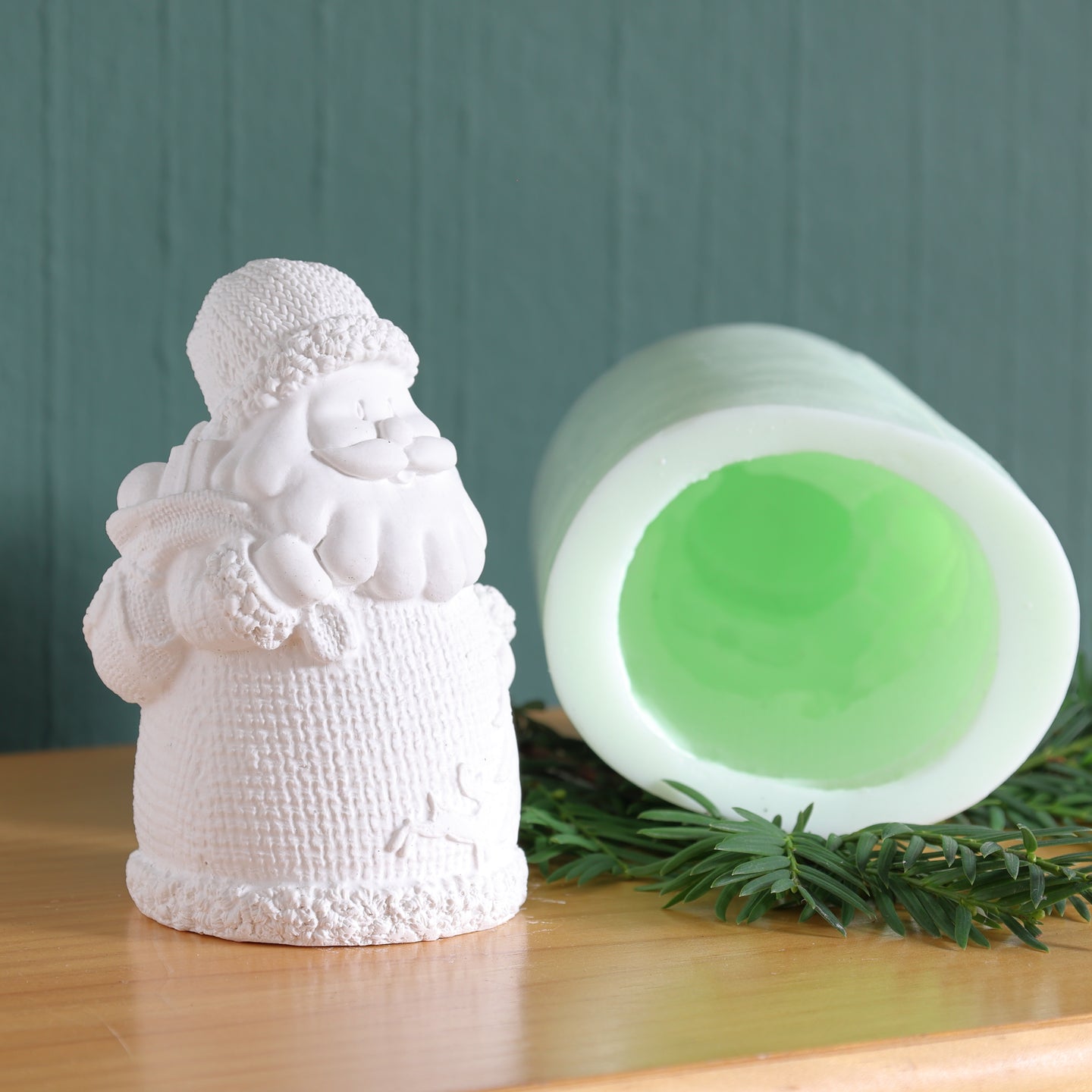 Weihnachtlicher Silikon-Gießform Weihnachtsmann von easy-sticks, ideale Kreativität für festliche Deko, mit detaillierter Ausführung und perfektem Design.