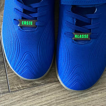 Lade das Bild in den Galerie-Viewer, Plotter Datei Idee für Schnürsenkel Schild für Schuhe Botschaft
