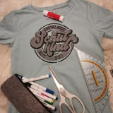 Erstklassig Seit 2025 Schulkind 2025 2026 2027 8 9 10 Plotterdatei Plotteridee Einschulung endlich schulkind DIY Idee Schule Einschulung Geschenkidee