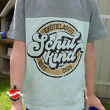 Erstklassig Seit 2025 Schulkind 2025 2026 2027 8 9 10 Plotterdatei Plotteridee Einschulung endlich schulkind DIY Idee Schule Einschulung Geschenkidee