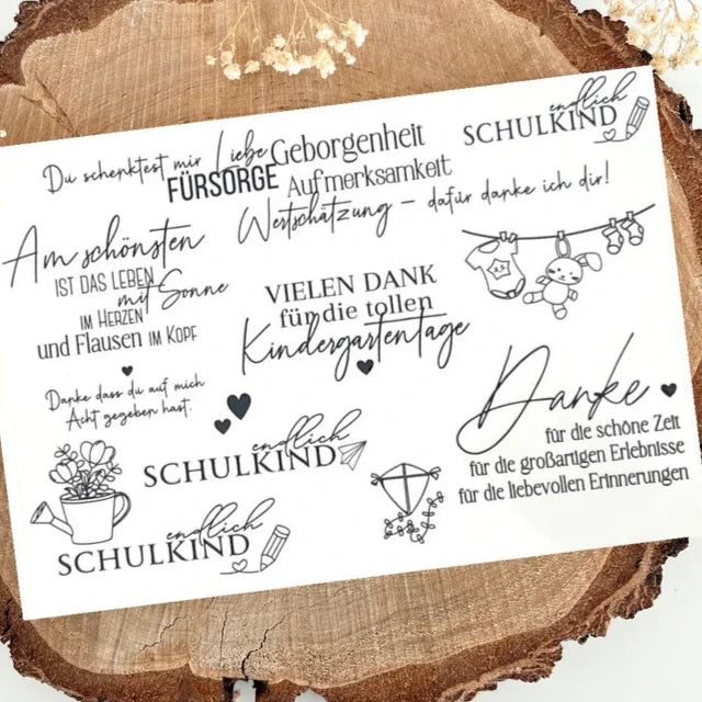 Kreatives Rub on UV Sticker Set von easy-sticks mit verschiedenen Sprüchen und Illustrationen, ideal für Schulkind-Projekte und Geschenke.