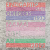 Kreatives Design der "EINZIGARTIG SEIT" Plotterdatei von easy-sticks, zeigt den Schriftzug in bunten, gestreiften Buchstaben mit den Jahreszahlen und Begriffen, ideal für individuelle Bastelprojekte.