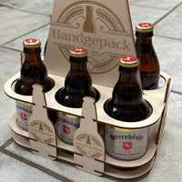 Sixpack_Bild: Bild mit Laserdatei aus Holz für 3 und 4 mm Bierträger, Sixpack zum tragen für Flaschen und Schriftzug Handgepäck