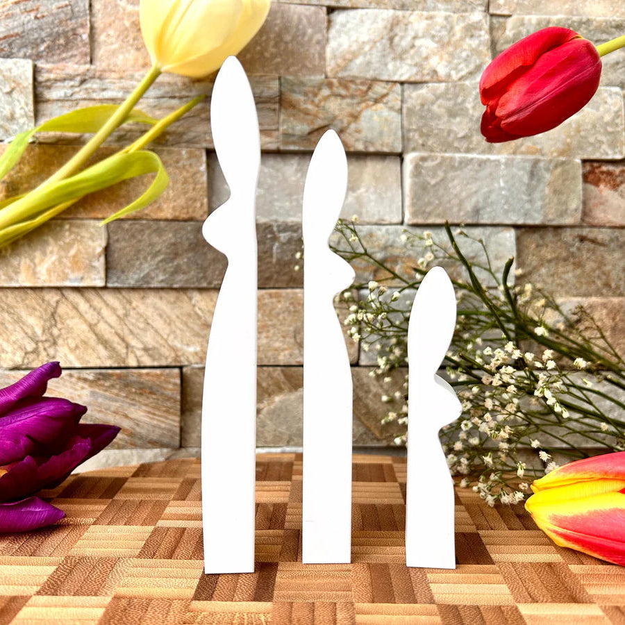 Silikonform von Easy-Sticks mit drei schmalen Hasen in unterschiedlicher Höhe, ideal für kreative Gießprojekte. Silikonform - 3 schmale Hasen.