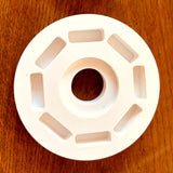 Easy-Sticks Silikon Grundform für Windlicht - Rund in weiß, geeignet für die Kreation individueller Lichthäuser. Perfekte Form für kreative Bastelideen.