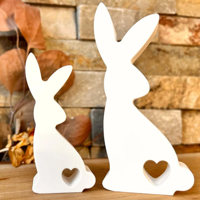 Zwei weiße Hasenfiguren mit Herz, gefertigt aus hochwertigem Material von Easy-Sticks, Silikonform - Hase mit Herz.