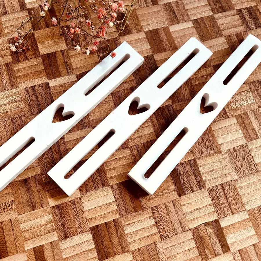 Silikon Gießform Herz Mit Schlitz – Hochwertiges, Flexibles Silikon, Made In Germany für Easy-Sticks Easysticks Klötzchen Hölzer Wundlichter Windlicht DIY handmade selbstgemacht kreativ basteln