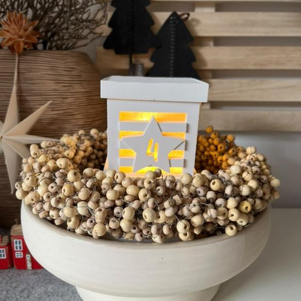 Silikonform - 4 in 1 Adventskranz Laternen Seiten Mini gegossen mit Basis 1. Advent, 2 Advent, 3. Advent, 4.Advent mit Licht beleuchtet