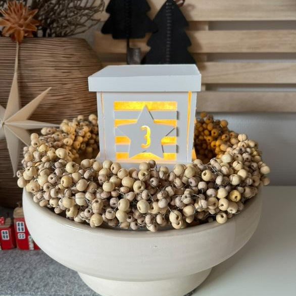 Silikonform - 4 in 1 Adventskranz Laternen Seiten Mini gegossen mit Basis 1. Advent, 2 Advent, 3. Advent, 4.Advent mit Licht beleuchtet