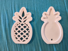 Lade das Bild in den Galerie-Viewer, Silikonform Lichtobjekt - Ananas von Easy-Sticks, zeigt zwei Silikonformen in Ananasform auf einem blauen Hintergrund, ideal zum Basteln kreativer Dekorationsobjekte.
