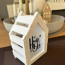 Lade das Bild in den Galerie-Viewer, Zu Hause ist wo du bist Silikonform Haus aus Easy-Sticks bauen DIY basteln gestalten Holz Gießpulver Dekoidee zum Einzug Flur
