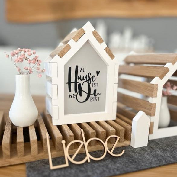 Silikonform Haus aus Easy-Sticks bauen DIY basteln gestalten Holz Gießpulver Dekoidee zum Einzug Flur bastelidee