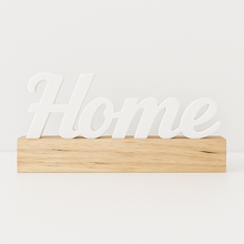 Lade das Bild in den Galerie-Viewer, Silikonform  „Home“-Schriftzug zum Aufstellen in Kartenhalter aus Easysticks Klötzchen , ideal für Harz, Beton oder Gips, auf hellem Hintergrund.

