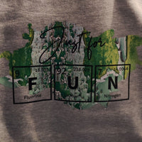 Bequemes Sweatshirt mit kreativem Elementedesign, präsentiert von easy-sticks, eine originelle Umsetzung der ‘Periodensystem Plotterdatei’.