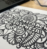 Nahaufnahme des Motivs "Frag nicht nach Sonnenschein" auf einem weißen Hintergrund, ideal für Plotterprojekte von easy-sticks.