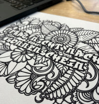 Nahaufnahme des Motivs "Frag nicht nach Sonnenschein" auf einem weißen Hintergrund, ideal für Plotterprojekte von easy-sticks.