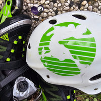 Sport 2 Abzeichen - Plotterdatei von easy-sticks, Darstellung von Rollerblades, Helm und Schutzbekleidung in leuchtendem Grün.