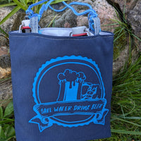 Bier Set mit 5 Motiven - Plotterdatei von easy-sticks, präsentiert auf einer stylischen Tasche mit dem Spruch 'Save water drink beer'.
