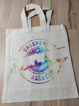 Stylische Baumwolltasche mit dem grafischen Design der Skyline von Dresden, gestaltet mit der Plotterdatei "Stempel Skyline Dresden" von easy-sticks.