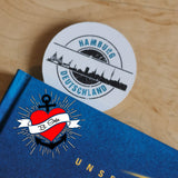 Runder Stempel mit der Skyline von Hamburg und dem Schriftzug "Hamburg Deutschland", gestaltet für kreative Projekte mit der "Stempel Skyline Hamburg" Plotterdatei von easy-sticks.