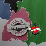 Farbenfrohe Karte mit dem Stuttgart Skyline Aufkleber von easy-sticks, ideal für individuelle Dekorationen.