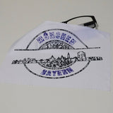 Kleine Kosmetiktasche mit Aufdruck der Skyline von München, hergestellt mit der "Stempel Skyline München" Plotterdatei von easy-sticks, perfekt für kreative Projekte.