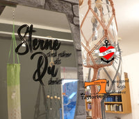 Spiegeldekoration mit dem Spruch 'Sterne sind näher als Du denkst', wunderbar designed mit der Plotterdatei von easy-sticks. Ein einzigartiges persönliches Touch für dein Zuhause.