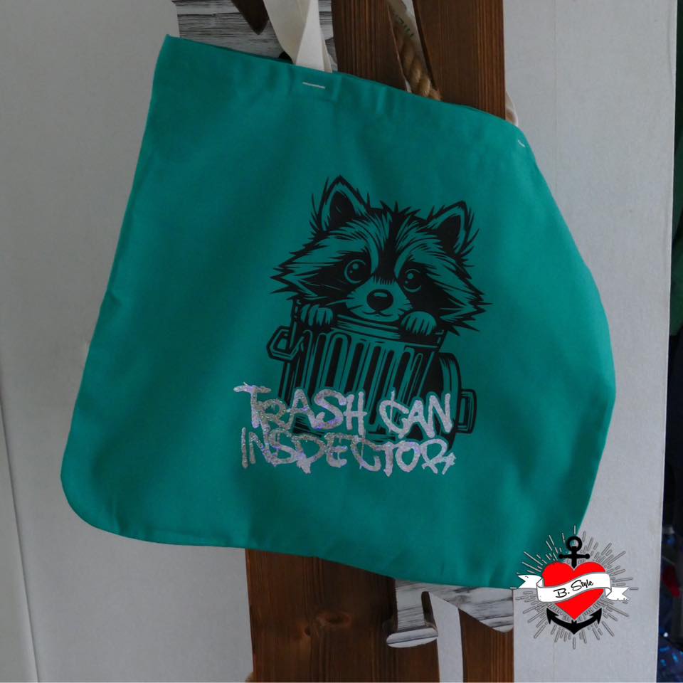 Plotterdatei - Waschbär im Müll Trash Can Inspector auf Tasche geplottet