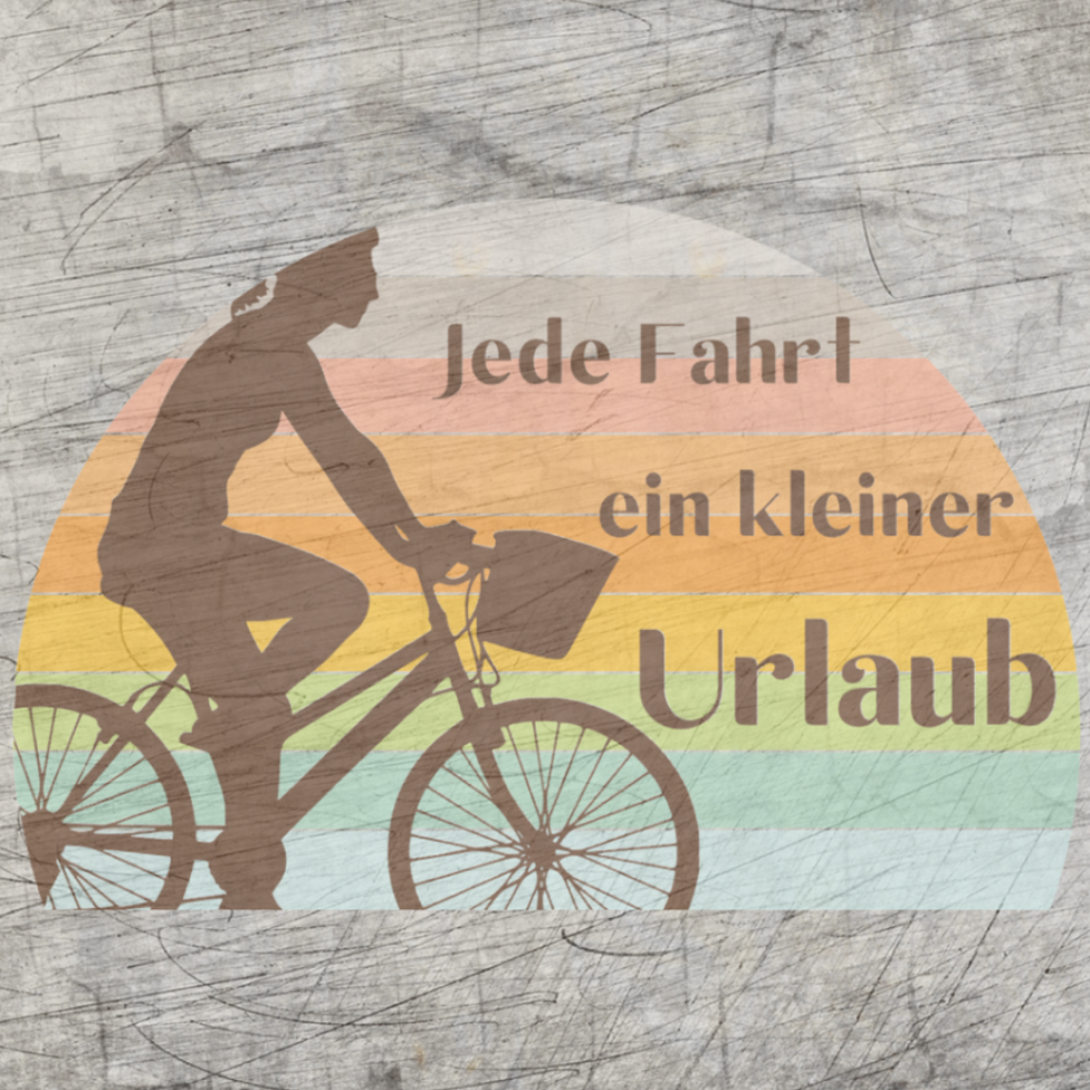 Buntes Design mit dem Titel 'Jede Fahrt ein kleiner Urlaub' von easy-sticks, das eine radfahrende Silhouette vor einem farbenfrohen Hintergrund zeigt, ideal für kreative Projekte.