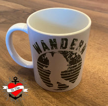 Lade das Bild in den Galerie-Viewer, Wandern Schild Zeichen Abzeichen Plotterdatei JacobswegPlotter Idee DIY Handtuch Geschenk Idee für Wanderer Tasse
