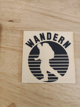 Lade das Bild in den Galerie-Viewer, Wandern Schild Zeichen Abzeichen Plotterdatei JacobswegPlotter Idee DIY Handtuch Geschenk Idee für Wanderer
