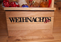Kreatives Holzprojekt mit der Plotter Datei 'Weihnachtswörter Duo' von Easy-Sticks: Eine liebevoll designte Holzbox mit dem Schriftzug 'WEIHNACHTS'. Perfekt für Weihnachtsgeschenke oder Dekoration.