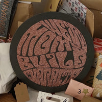 Runde Wanddekoration mit dem Design "Weird Moms" von easy-sticks, die in funkelndem Glitzer verkörpert, eine kreative Ergänzung für jedes Zuhause.