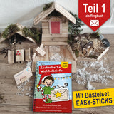 Ein kreatives Arrangement des Easy-Sticks DIY Wichtelsets von easy-sticks, einschließlich Wichtelbriefen und Zubehör. Auf dem Bild sind ein Wichtelhaus, kleine Bastelmaterialien und das Bastelbuch 'Zauberhafte Wichtelbriefe' abgebildet, das eine festliche Vorweihnachtszeit für Kinder verspricht.